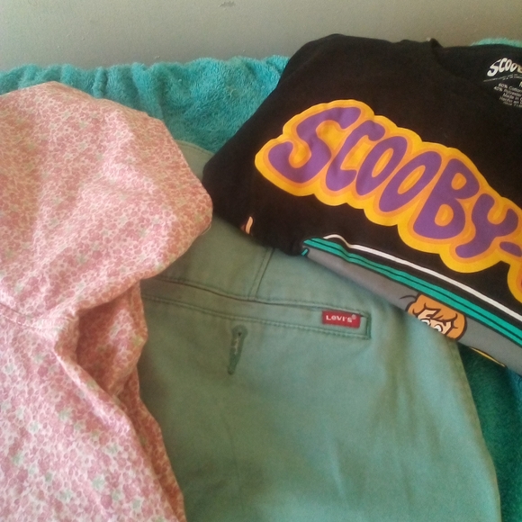 Coo teal Levi's shorts, pink and teal button up and colorful Scooby Doo t shirt - Picture 3 of 4